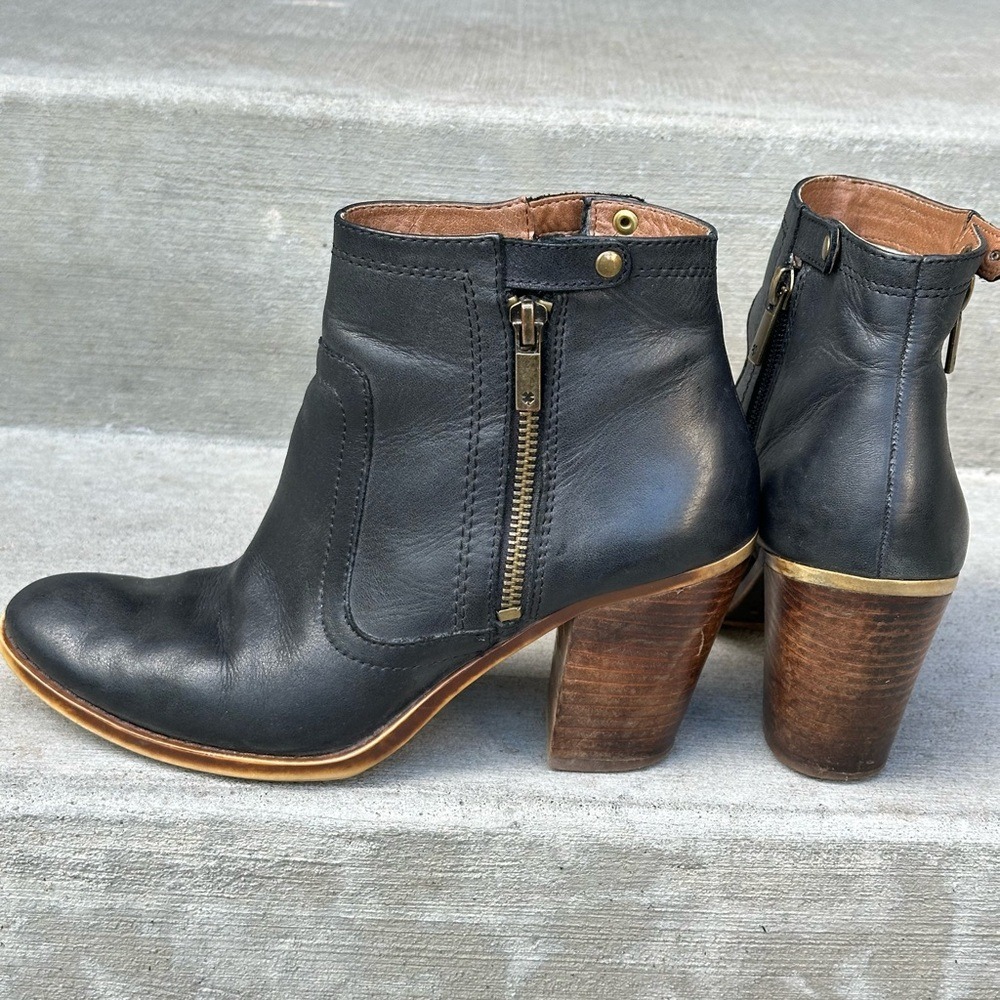 Lucky Brand Dual Zip Black Leather Ankle Booties Size 7.5/8 - Picture 2 of 9